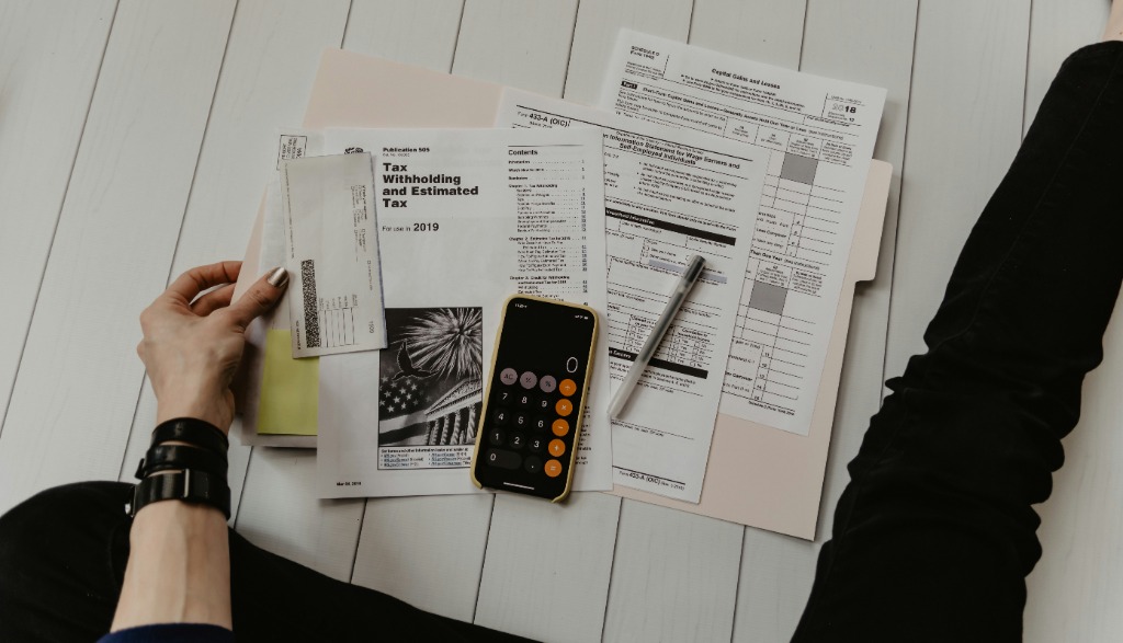 Student managing expenses and savings